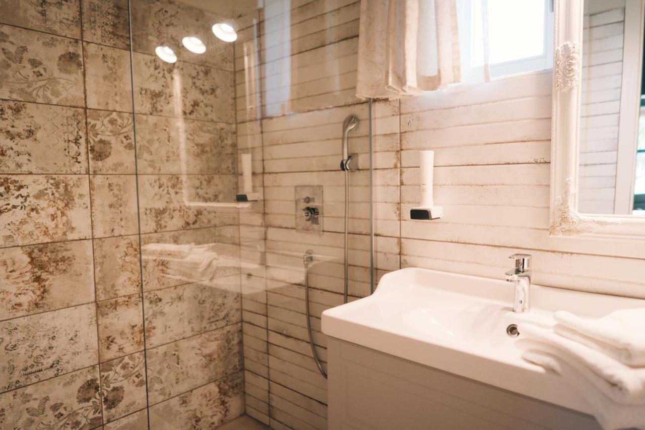 Pajta Apartman Es Vendeghaz Tata Exteriör bild